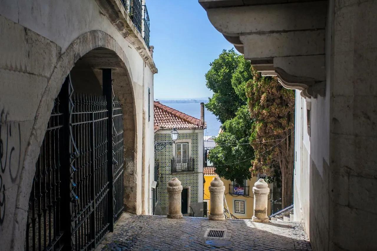 Апартаменты Bookme Lisboa - Beco Do Belo Португалия